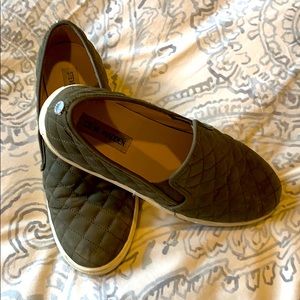Steve Madden Slip On size 9